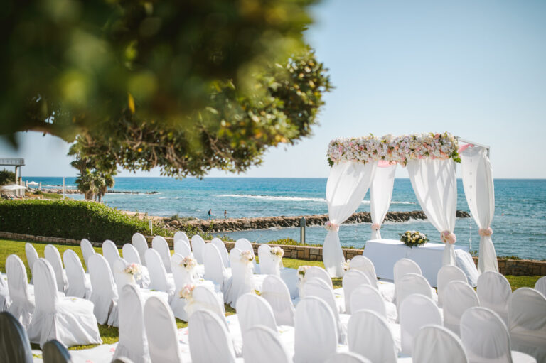 Outdoor wedding: a perfect blend of nature and romance