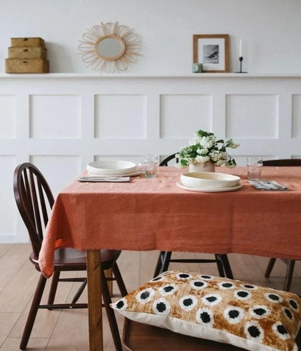 Tablecloth colors and patterns for a unique style