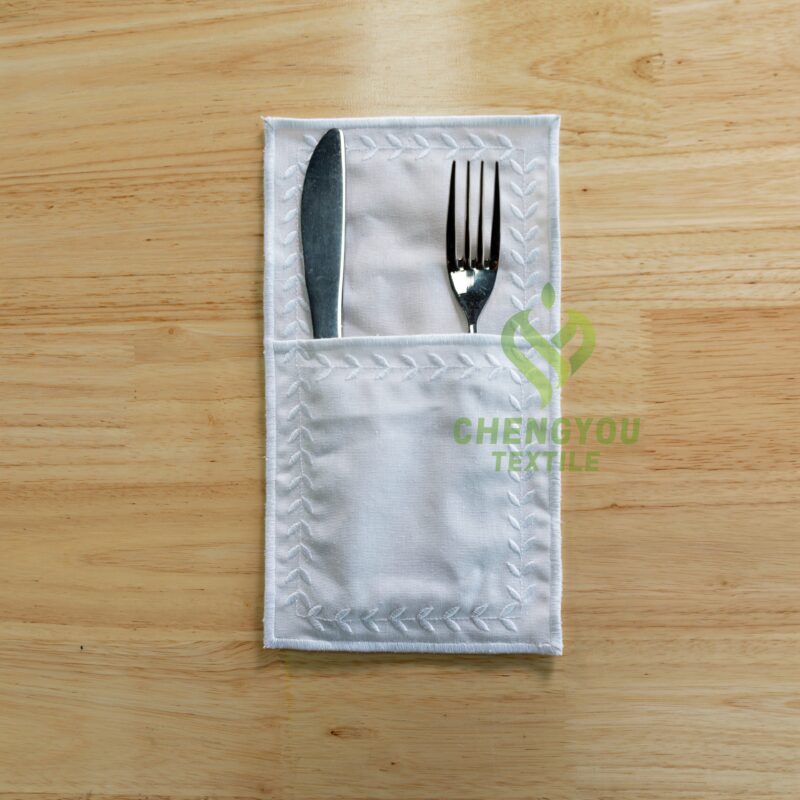Custom Luxury Thick Linen White Dining Cutlery Pocket Fold Napkins Dust Free Linen Airlaid Prefold Napkin Pocket Set for Utensil