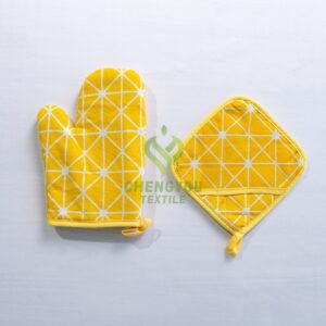 Custom logo Thicken Microwave Oven Mitts High Temperature Heat Resistant Printed Baking Oven Mittens for Kitchen